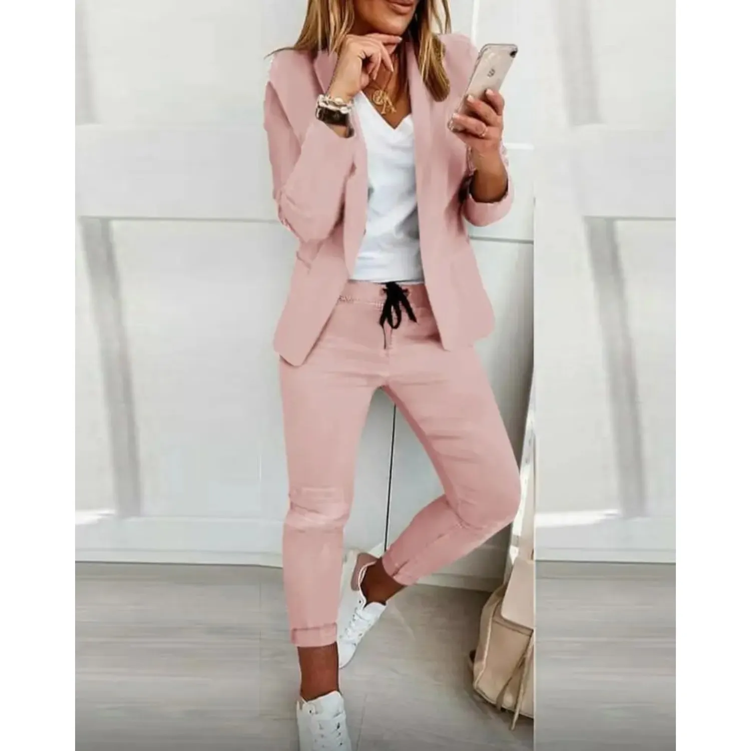 Lena | Slim-fit blazer and pants set in solid color