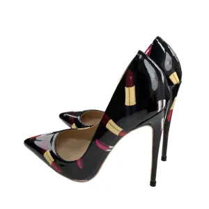 TEEK - Lipsticker Print Glossy Pumps